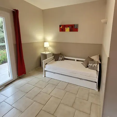 Appartements Dans Villa En Rez De Jardin Hyeres Exterior photo