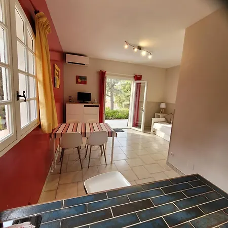 Appartements Dans Villa En Rez De Jardin Hyeres Exterior photo