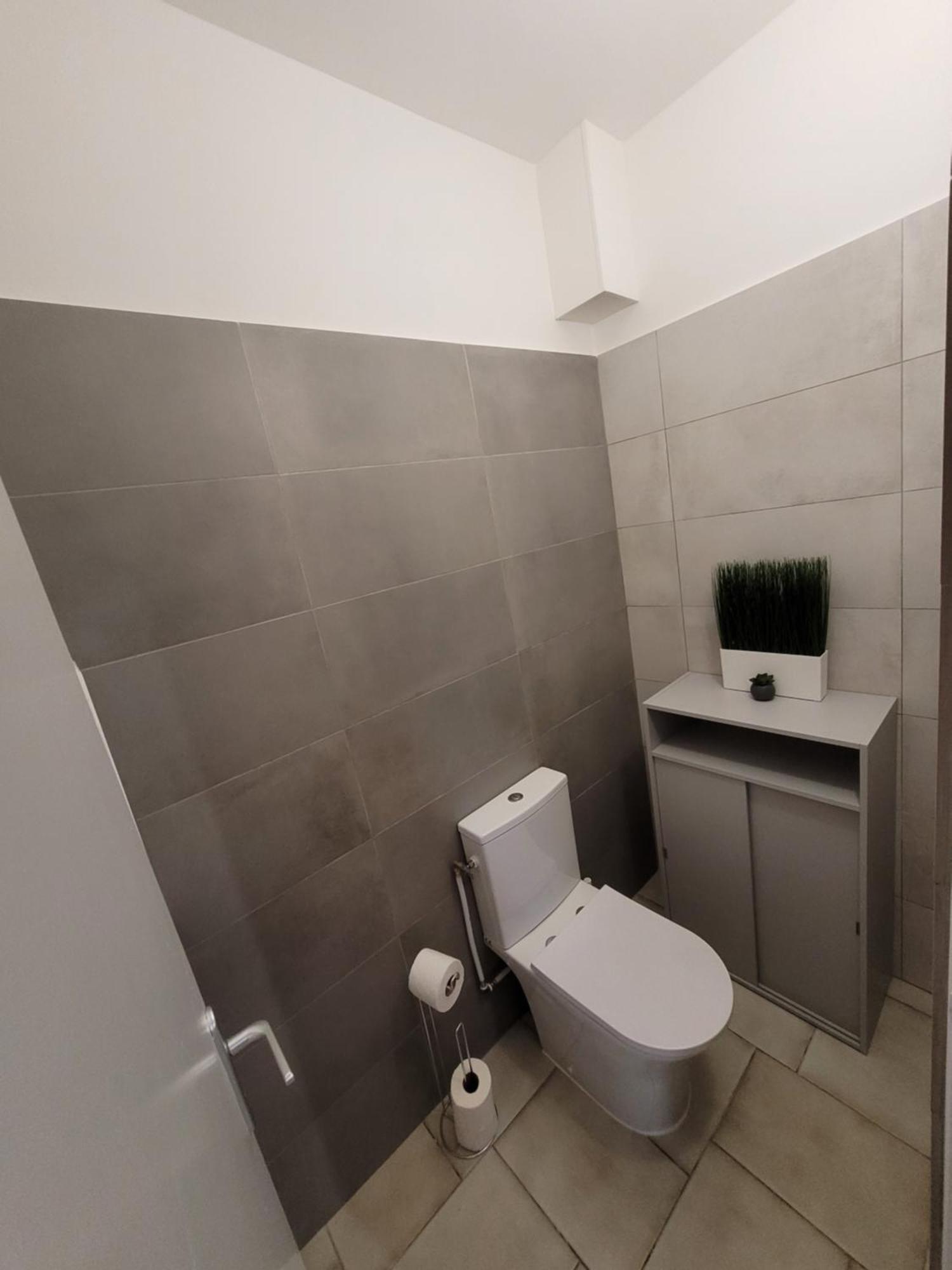 Apartment Dans En Rez De Jardin Hyeres