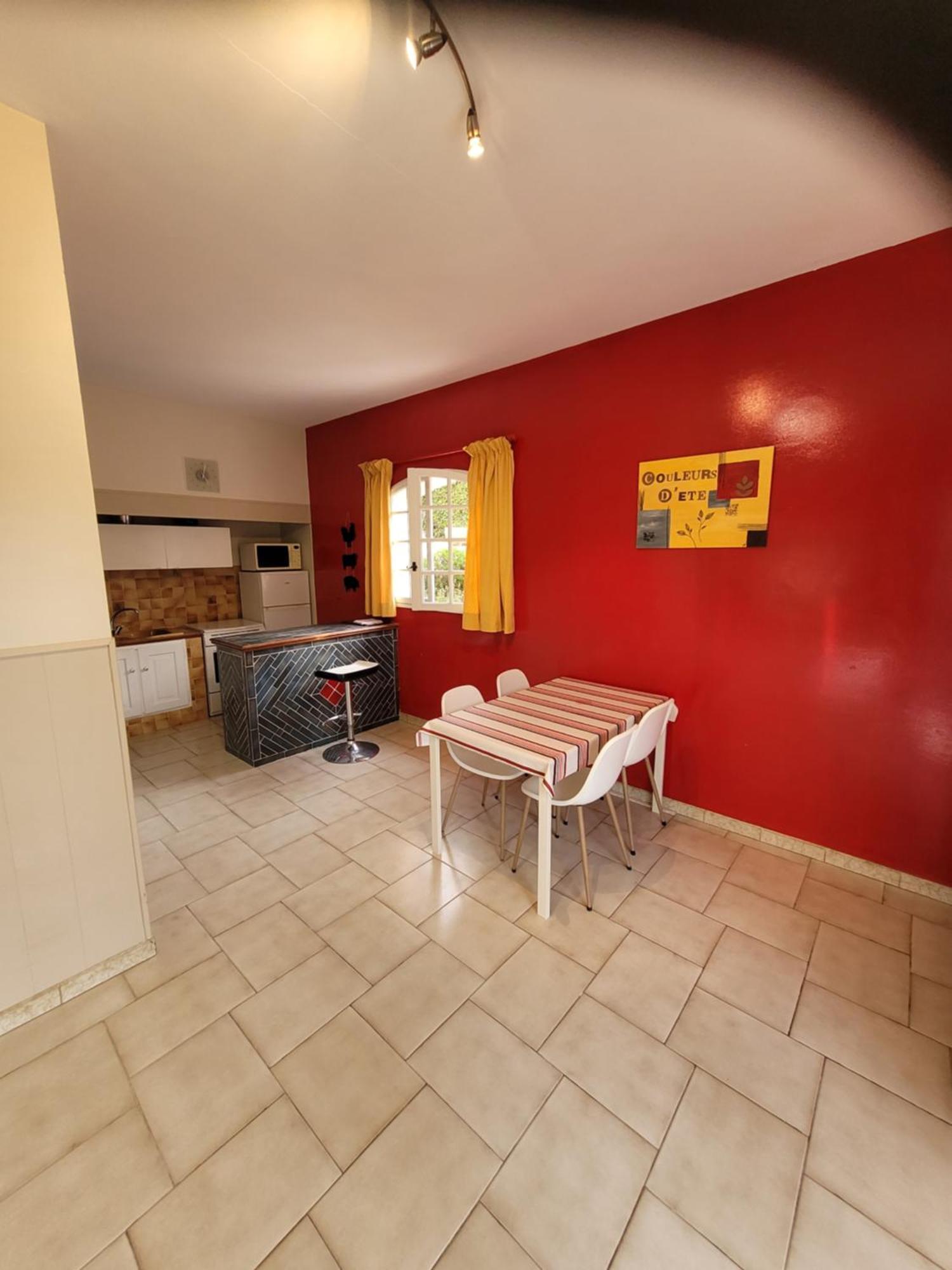 Apartment Dans En Rez De Jardin *